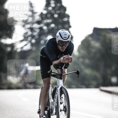 21.06.2026 - 29. Vierlanden-Triathlon H.Heesch http://msf.ph/oto/9850553 21.06.2026 08:48:43 Radfahren 103, 132 meine-sportfotos.de