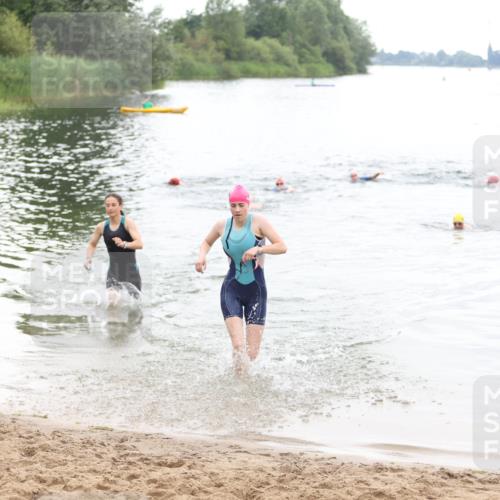 21.06.2026 - 29. Vierlanden-Triathlon Andreas Tolksdorf http://msf.ph/oto/9850565 21.06.2026 10:14:56 Schwimmen 509, 545 meine-sportfotos.de