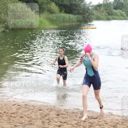21.06.2026 - 29. Vierlanden-Triathlon Andreas Tolksdorf http://msf.ph/oto/9850571 21.06.2026 10:14:58 Schwimmen 509, 545 meine-sportfotos.de