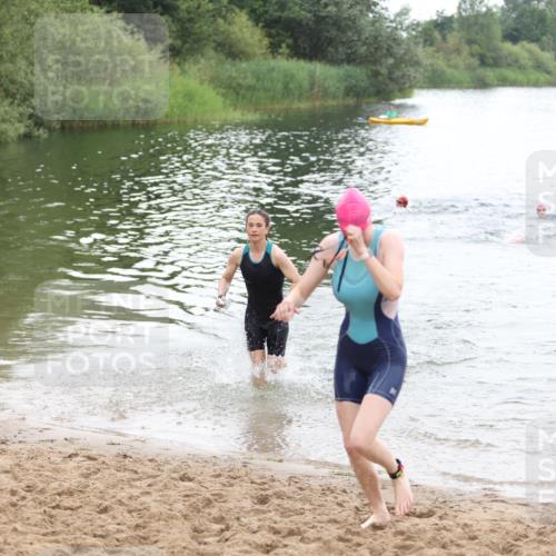 21.06.2026 - 29. Vierlanden-Triathlon Andreas Tolksdorf http://msf.ph/oto/9850582 21.06.2026 10:14:58 Schwimmen 509, 545 meine-sportfotos.de