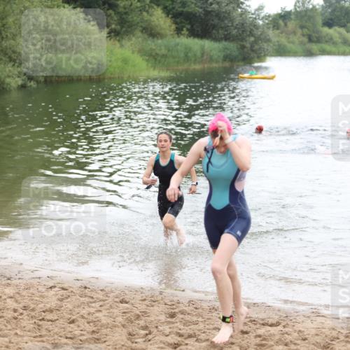 21.06.2026 - 29. Vierlanden-Triathlon Andreas Tolksdorf http://msf.ph/oto/9850588 21.06.2026 10:14:58 Schwimmen 509, 545 meine-sportfotos.de