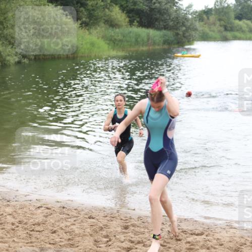 21.06.2026 - 29. Vierlanden-Triathlon Andreas Tolksdorf http://msf.ph/oto/9850592 21.06.2026 10:14:58 Schwimmen 509, 545 meine-sportfotos.de