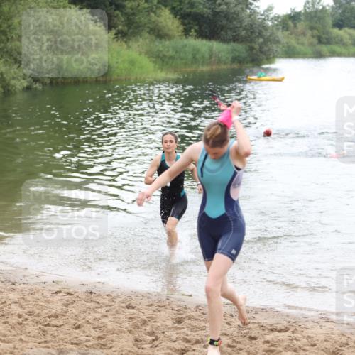 21.06.2026 - 29. Vierlanden-Triathlon Andreas Tolksdorf http://msf.ph/oto/9850594 21.06.2026 10:14:58 Schwimmen 509, 545 meine-sportfotos.de