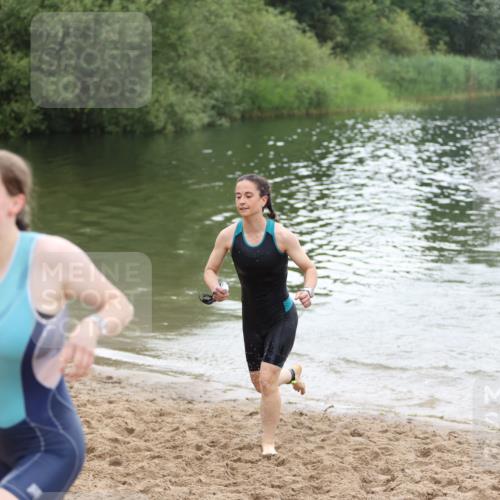21.06.2026 - 29. Vierlanden-Triathlon Andreas Tolksdorf http://msf.ph/oto/9850608 21.06.2026 10:14:59 Schwimmen 509, 526, 545 meine-sportfotos.de