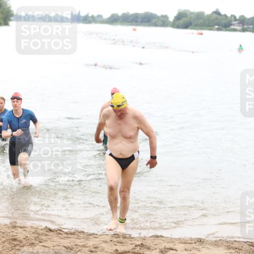 21.06.2026 - 29. Vierlanden-Triathlon Andreas Tolksdorf http://msf.ph/oto/9850655 21.06.2026 10:15:15 Schwimmen 496, 526, 564, 584, 614, 621 meine-sportfotos.de
