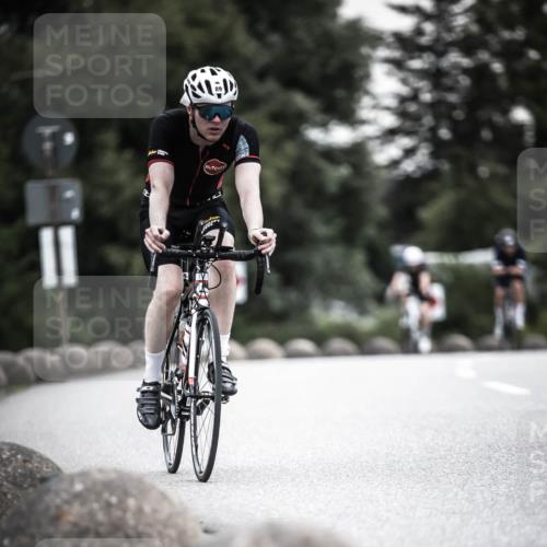 21.06.2026 - 29. Vierlanden-Triathlon H.Heesch http://msf.ph/oto/9850730 21.06.2026 10:27:12 Radfahren 24, 89, 101, 108, 486, 517 meine-sportfotos.de
