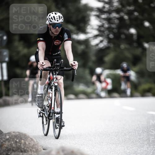 21.06.2026 - 29. Vierlanden-Triathlon H.Heesch http://msf.ph/oto/9850735 21.06.2026 10:27:13 Radfahren 24, 89, 101, 486, 517 meine-sportfotos.de