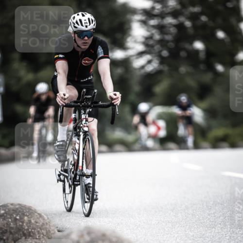21.06.2026 - 29. Vierlanden-Triathlon H.Heesch http://msf.ph/oto/9850736 21.06.2026 10:27:13 Radfahren 24, 89, 101, 486, 517 meine-sportfotos.de