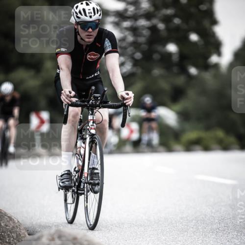 21.06.2026 - 29. Vierlanden-Triathlon H.Heesch http://msf.ph/oto/9850743 21.06.2026 10:27:13 Radfahren 24, 89, 101, 486, 517 meine-sportfotos.de
