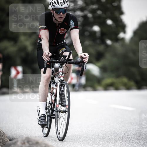 21.06.2026 - 29. Vierlanden-Triathlon H.Heesch http://msf.ph/oto/9850746 21.06.2026 10:27:13 Radfahren 24, 89, 101, 486, 517 meine-sportfotos.de