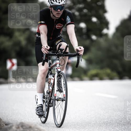 21.06.2026 - 29. Vierlanden-Triathlon H.Heesch http://msf.ph/oto/9850747 21.06.2026 10:27:13 Radfahren 24, 89, 101, 486, 517 meine-sportfotos.de