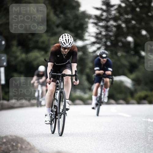 21.06.2026 - 29. Vierlanden-Triathlon H.Heesch http://msf.ph/oto/9850755 21.06.2026 10:27:15 Radfahren 24, 89, 101, 339, 378, 385, 486, 517 meine-sportfotos.de