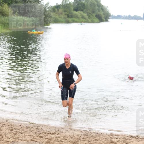 21.06.2026 - 29. Vierlanden-Triathlon Andreas Tolksdorf http://msf.ph/oto/9850759 21.06.2026 10:15:53 Schwimmen 552, 562, 587 meine-sportfotos.de