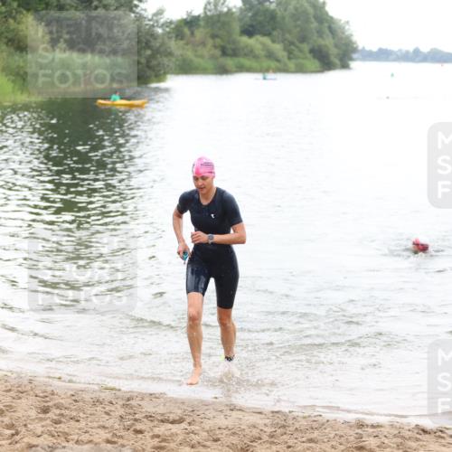 21.06.2026 - 29. Vierlanden-Triathlon Andreas Tolksdorf http://msf.ph/oto/9850765 21.06.2026 10:15:53 Schwimmen 552, 562, 587 meine-sportfotos.de