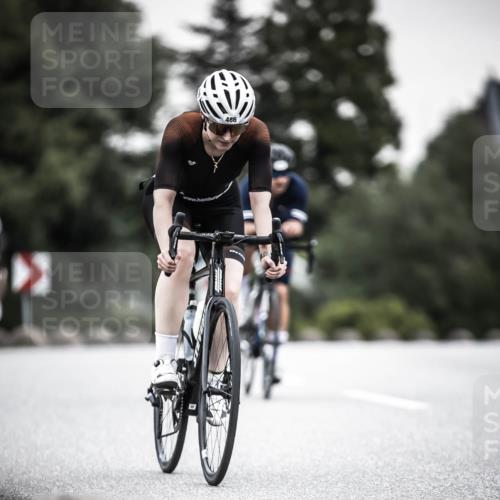 21.06.2026 - 29. Vierlanden-Triathlon H.Heesch http://msf.ph/oto/9850767 21.06.2026 10:27:15 Radfahren 24, 89, 101, 339, 378, 385, 486, 517 meine-sportfotos.de