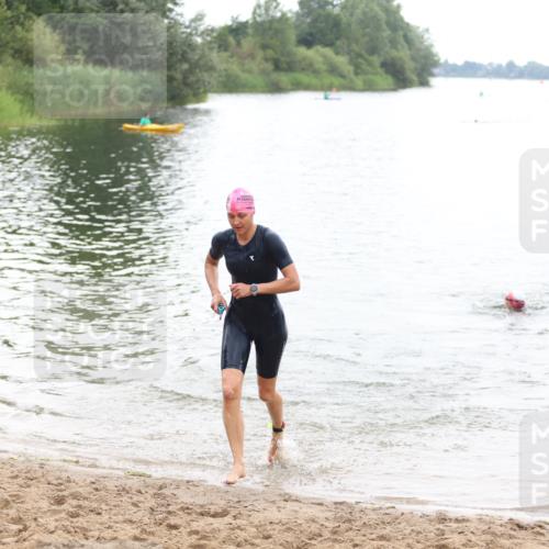 21.06.2026 - 29. Vierlanden-Triathlon Andreas Tolksdorf http://msf.ph/oto/9850768 21.06.2026 10:15:53 Schwimmen 552, 562, 587 meine-sportfotos.de