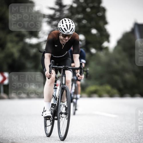 21.06.2026 - 29. Vierlanden-Triathlon H.Heesch http://msf.ph/oto/9850769 21.06.2026 10:27:15 Radfahren 24, 89, 101, 339, 378, 385, 486, 517 meine-sportfotos.de