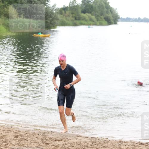 21.06.2026 - 29. Vierlanden-Triathlon Andreas Tolksdorf http://msf.ph/oto/9850770 21.06.2026 10:15:54 Schwimmen 552, 562, 587 meine-sportfotos.de