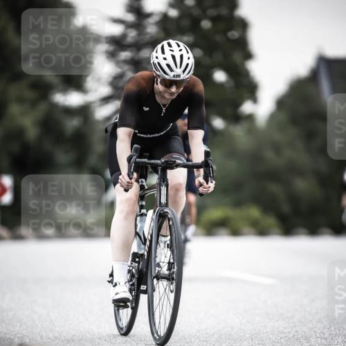 21.06.2026 - 29. Vierlanden-Triathlon H.Heesch http://msf.ph/oto/9850771 21.06.2026 10:27:15 Radfahren 24, 89, 101, 339, 378, 385, 486, 517 meine-sportfotos.de