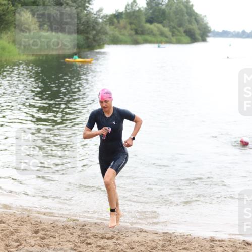 21.06.2026 - 29. Vierlanden-Triathlon Andreas Tolksdorf http://msf.ph/oto/9850777 21.06.2026 10:15:54 Schwimmen 552, 562, 587 meine-sportfotos.de