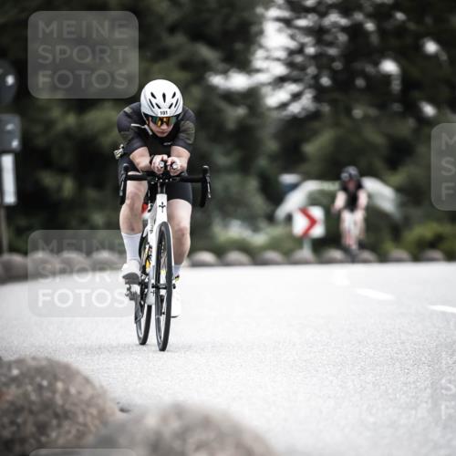 21.06.2026 - 29. Vierlanden-Triathlon H.Heesch http://msf.ph/oto/9850778 21.06.2026 10:27:18 Radfahren 24, 101, 223, 339, 378, 385, 391, 486, 513 meine-sportfotos.de