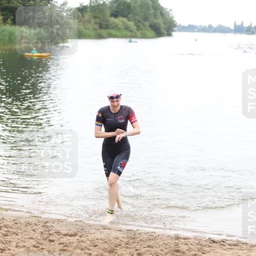 21.06.2026 - 29. Vierlanden-Triathlon Andreas Tolksdorf http://msf.ph/oto/9850789 21.06.2026 10:16:01 Schwimmen 587 meine-sportfotos.de
