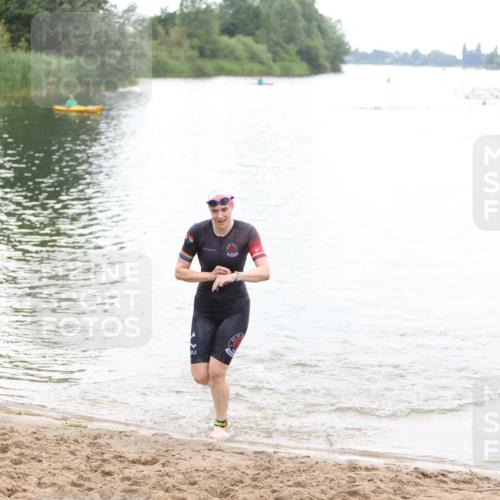 21.06.2026 - 29. Vierlanden-Triathlon Andreas Tolksdorf http://msf.ph/oto/9850792 21.06.2026 10:16:01 Schwimmen 587 meine-sportfotos.de