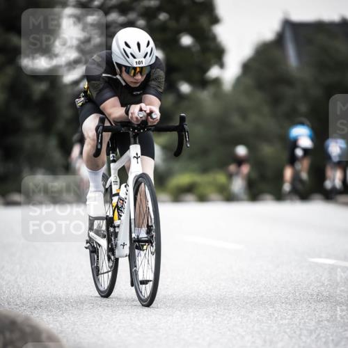 21.06.2026 - 29. Vierlanden-Triathlon H.Heesch http://msf.ph/oto/9850797 21.06.2026 10:27:19 Radfahren 10, 24, 101, 223, 298, 339, 378, 385, 391, 486, 513 meine-sportfotos.de