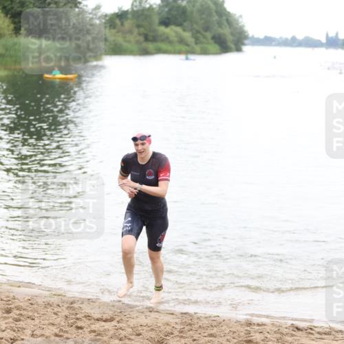 21.06.2026 - 29. Vierlanden-Triathlon Andreas Tolksdorf http://msf.ph/oto/9850798 21.06.2026 10:16:02 Schwimmen 587 meine-sportfotos.de