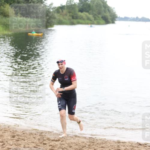 21.06.2026 - 29. Vierlanden-Triathlon Andreas Tolksdorf http://msf.ph/oto/9850802 21.06.2026 10:16:02 Schwimmen 587 meine-sportfotos.de