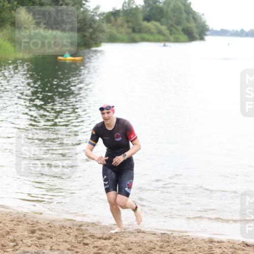 21.06.2026 - 29. Vierlanden-Triathlon Andreas Tolksdorf http://msf.ph/oto/9850804 21.06.2026 10:16:02 Schwimmen 587 meine-sportfotos.de