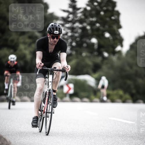 21.06.2026 - 29. Vierlanden-Triathlon H.Heesch http://msf.ph/oto/9850818 21.06.2026 10:27:24 Radfahren 10, 223, 298, 339, 378, 385, 391, 513, 563 meine-sportfotos.de