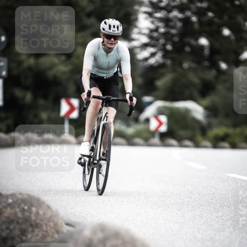 21.06.2026 - 29. Vierlanden-Triathlon H.Heesch http://msf.ph/oto/9850860 21.06.2026 10:27:31 Radfahren 87, 186, 563 meine-sportfotos.de