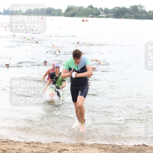 21.06.2026 - 29. Vierlanden-Triathlon Andreas Tolksdorf http://msf.ph/oto/9850864 21.06.2026 10:16:37 Schwimmen 384, 540, 577, 604, 613, 622 meine-sportfotos.de