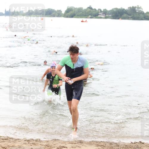 21.06.2026 - 29. Vierlanden-Triathlon Andreas Tolksdorf http://msf.ph/oto/9850873 21.06.2026 10:16:37 Schwimmen 384, 540, 577, 604, 613, 622 meine-sportfotos.de