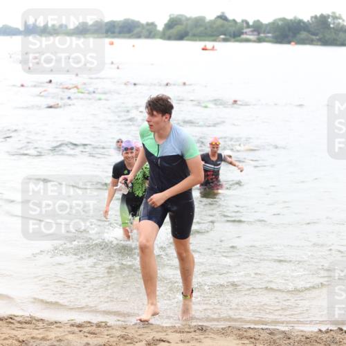 21.06.2026 - 29. Vierlanden-Triathlon Andreas Tolksdorf http://msf.ph/oto/9850883 21.06.2026 10:16:37 Schwimmen 384, 540, 577, 604, 613, 622 meine-sportfotos.de