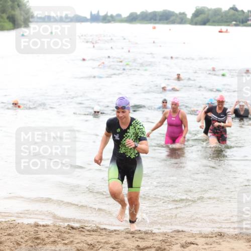 21.06.2026 - 29. Vierlanden-Triathlon Andreas Tolksdorf http://msf.ph/oto/9850905 21.06.2026 10:16:39 Schwimmen 328, 384, 388, 506, 540, 577, 604, 613, 622 meine-sportfotos.de