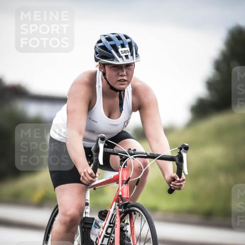 21.06.2026 - 29. Vierlanden-Triathlon H.Heesch http://msf.ph/oto/9851003 21.06.2026 10:28:04 Radfahren 267, 514, 585 meine-sportfotos.de