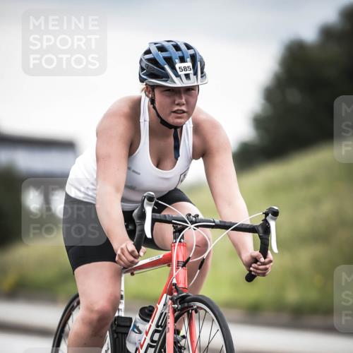 21.06.2026 - 29. Vierlanden-Triathlon H.Heesch http://msf.ph/oto/9851004 21.06.2026 10:28:04 Radfahren 267, 514, 585 meine-sportfotos.de