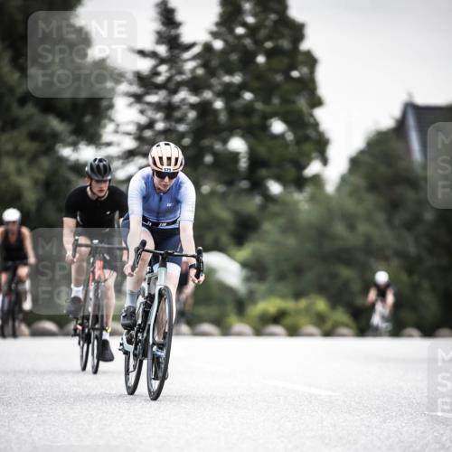 21.06.2026 - 29. Vierlanden-Triathlon H.Heesch http://msf.ph/oto/9851050 21.06.2026 10:28:20 Radfahren 4, 79, 368, 538, 567, 574, 575, 582, 590, 608 meine-sportfotos.de