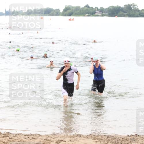 21.06.2026 - 29. Vierlanden-Triathlon Andreas Tolksdorf http://msf.ph/oto/9851097 21.06.2026 10:16:57 Schwimmen 374, 480, 485, 515, 536, 538 meine-sportfotos.de