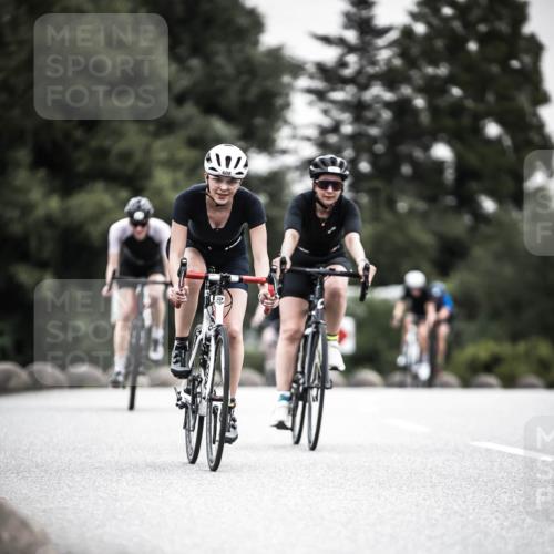 21.06.2026 - 29. Vierlanden-Triathlon H.Heesch http://msf.ph/oto/9851134 21.06.2026 10:28:27 Radfahren 4, 51, 55, 61, 78, 106, 197, 481, 561, 567, 574, 582, 590, 592, 606, 608, 616 meine-sportfotos.de