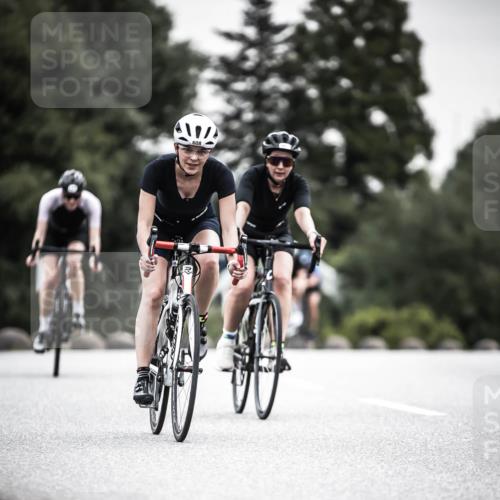 21.06.2026 - 29. Vierlanden-Triathlon H.Heesch http://msf.ph/oto/9851142 21.06.2026 10:28:27 Radfahren 4, 51, 55, 61, 78, 106, 197, 481, 561, 567, 574, 582, 590, 592, 606, 608, 616 meine-sportfotos.de