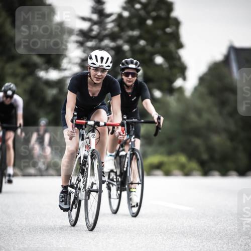 21.06.2026 - 29. Vierlanden-Triathlon H.Heesch http://msf.ph/oto/9851148 21.06.2026 10:28:27 Radfahren 4, 51, 55, 61, 78, 106, 197, 481, 561, 567, 574, 582, 590, 592, 606, 608, 616 meine-sportfotos.de