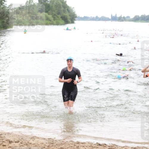 21.06.2026 - 29. Vierlanden-Triathlon Andreas Tolksdorf http://msf.ph/oto/9851153 21.06.2026 10:17:06 Schwimmen 386, 480, 488, 515, 521, 533, 591, 625 meine-sportfotos.de