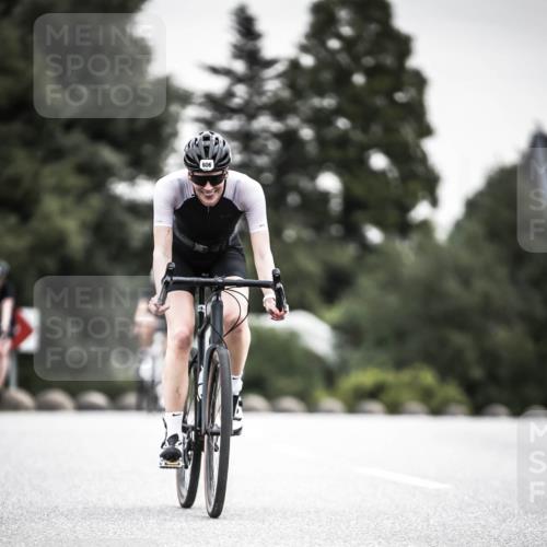 21.06.2026 - 29. Vierlanden-Triathlon H.Heesch http://msf.ph/oto/9851161 21.06.2026 10:28:29 Radfahren 4, 51, 55, 61, 78, 99, 106, 197, 387, 481, 535, 561, 574, 582, 592, 606, 608, 616 meine-sportfotos.de