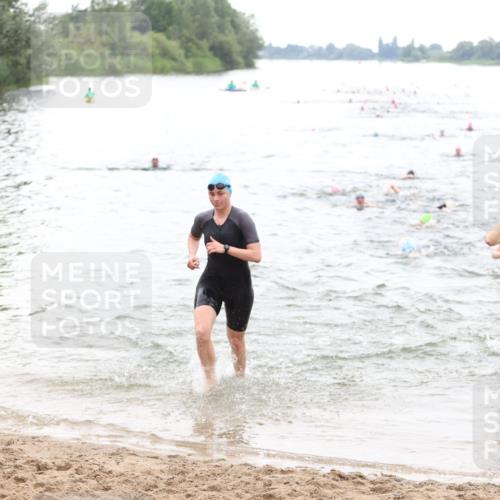 21.06.2026 - 29. Vierlanden-Triathlon Andreas Tolksdorf http://msf.ph/oto/9851162 21.06.2026 10:17:06 Schwimmen 386, 480, 488, 515, 521, 533, 591, 625 meine-sportfotos.de