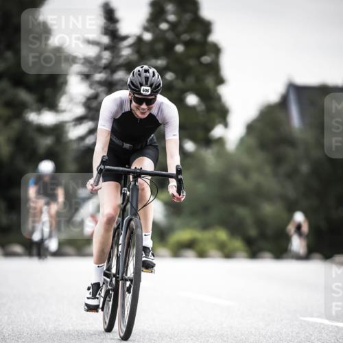 21.06.2026 - 29. Vierlanden-Triathlon H.Heesch http://msf.ph/oto/9851170 21.06.2026 10:28:29 Radfahren 4, 51, 55, 61, 78, 99, 106, 197, 387, 481, 535, 561, 574, 582, 592, 606, 608, 616 meine-sportfotos.de