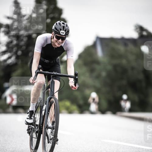 21.06.2026 - 29. Vierlanden-Triathlon H.Heesch http://msf.ph/oto/9851176 21.06.2026 10:28:29 Radfahren 4, 51, 55, 61, 78, 99, 106, 197, 387, 481, 535, 561, 574, 582, 592, 606, 608, 616 meine-sportfotos.de