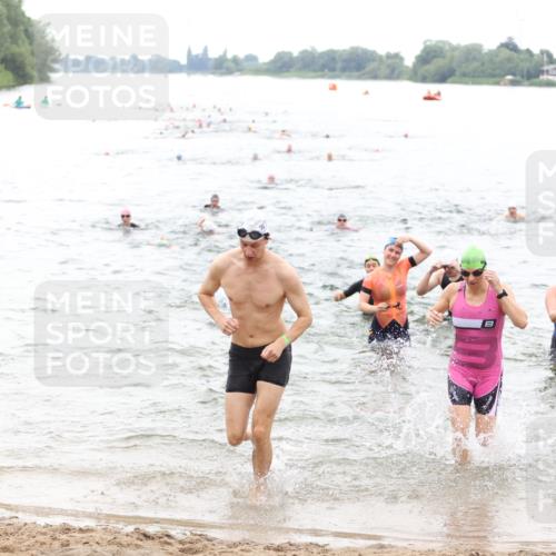 21.06.2026 - 29. Vierlanden-Triathlon Andreas Tolksdorf http://msf.ph/oto/9851177 21.06.2026 10:17:08 Schwimmen 386, 480, 488, 521, 530, 533, 574, 591, 602, 625 meine-sportfotos.de